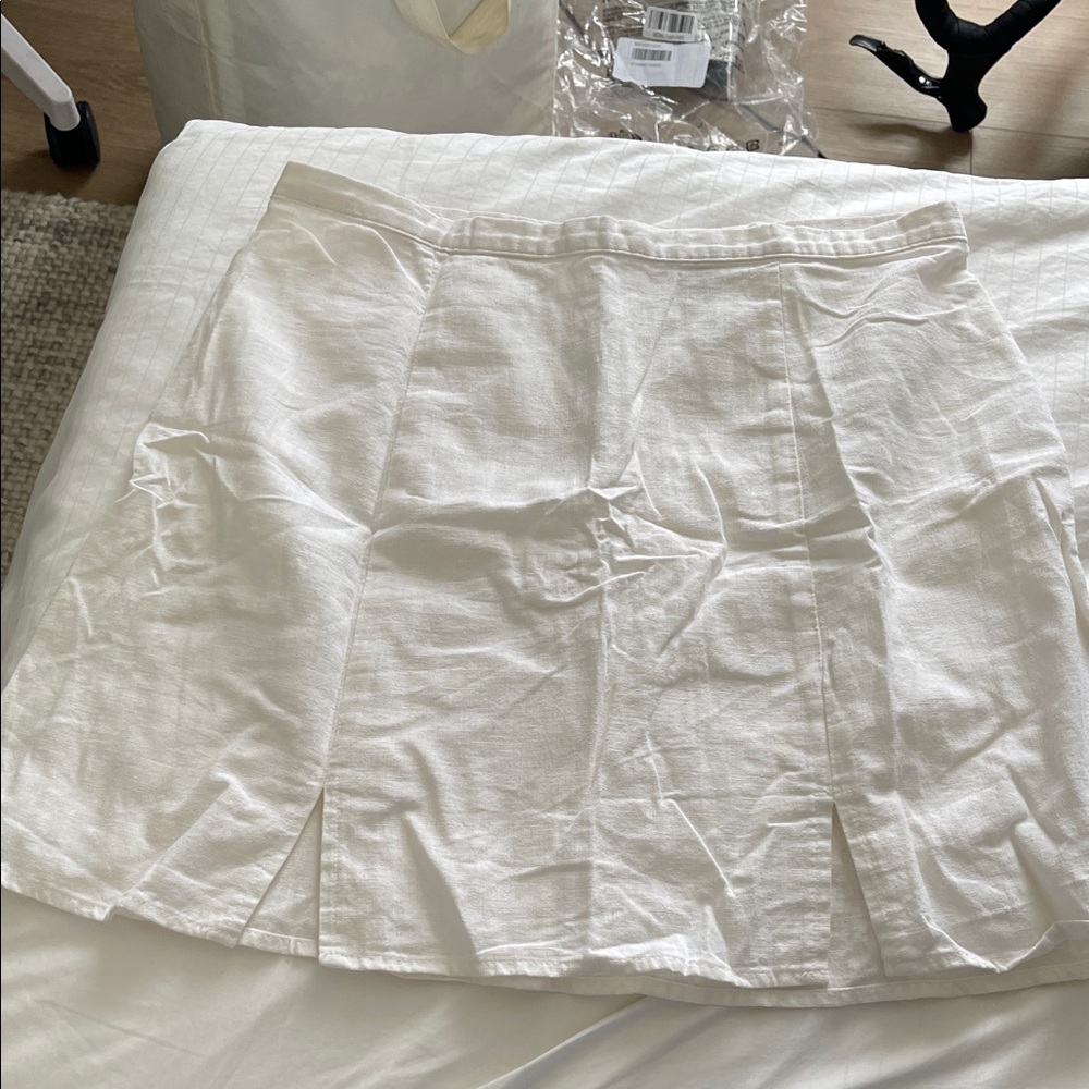 American Apparel White Pleated Mini Skirt